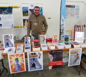 Thierry Clavel sur le stand Ibex Books